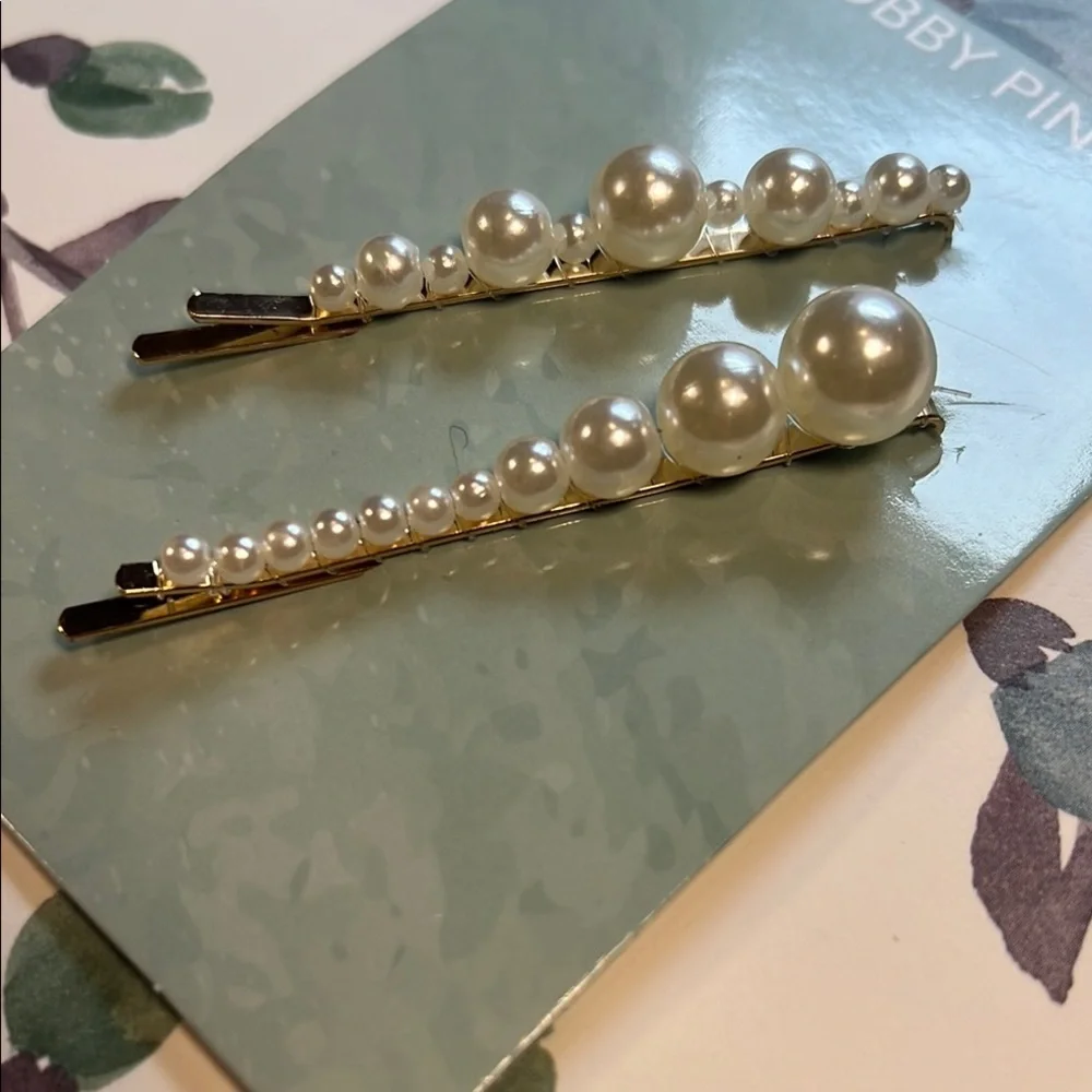 NWT Elegant Pearl Hair Pins Set of Two Coquette